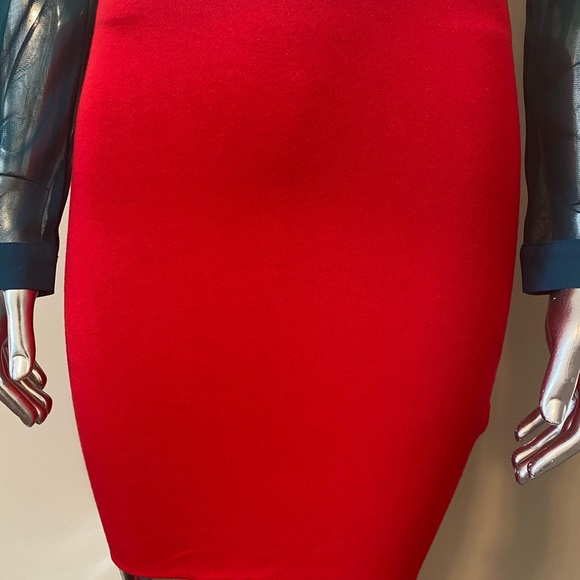 ✨SASSY GIRL✨Red Stretch Pencil Skirt *FREE GIFT* - Picture 2 of 5